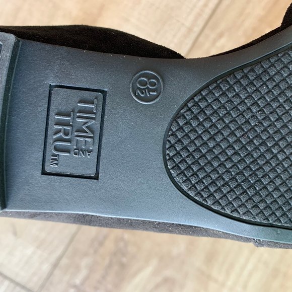 Time and Tru flats. Size 8.5. Black. - Picture 2 of 3